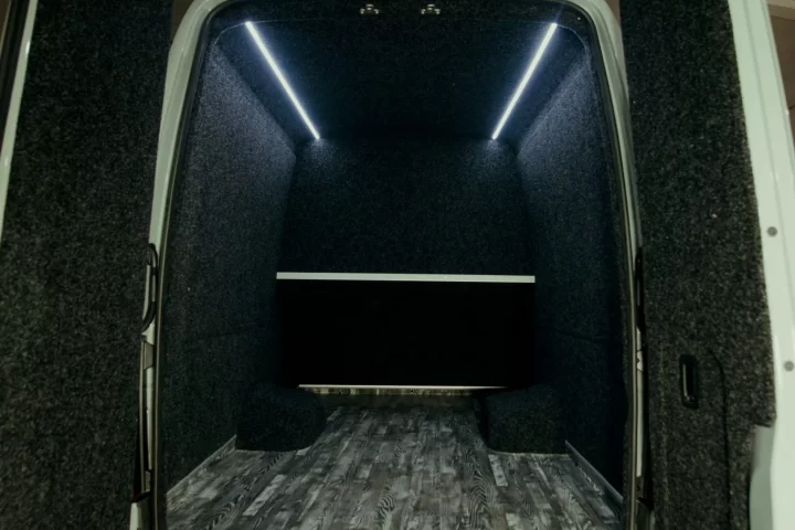 Mercedes Sprinter 907-319 CDI 5+1 VIP_14