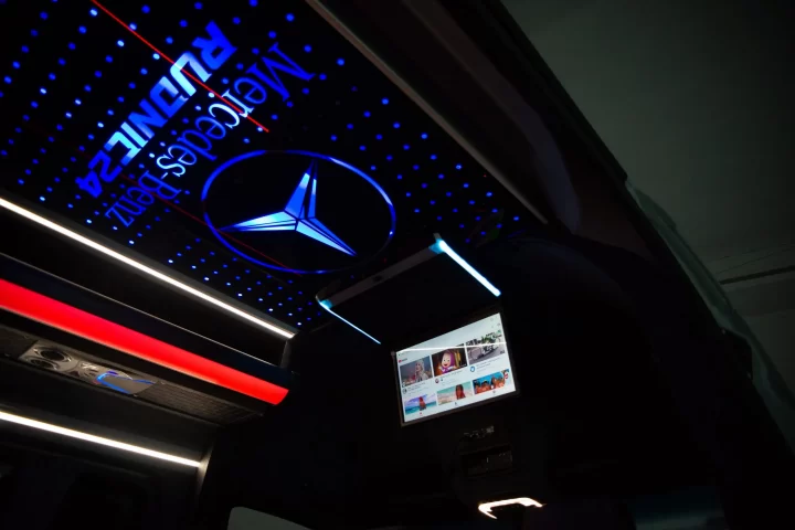 Mercedes Sprinter 907-319 CDI 5+1 VIP_20