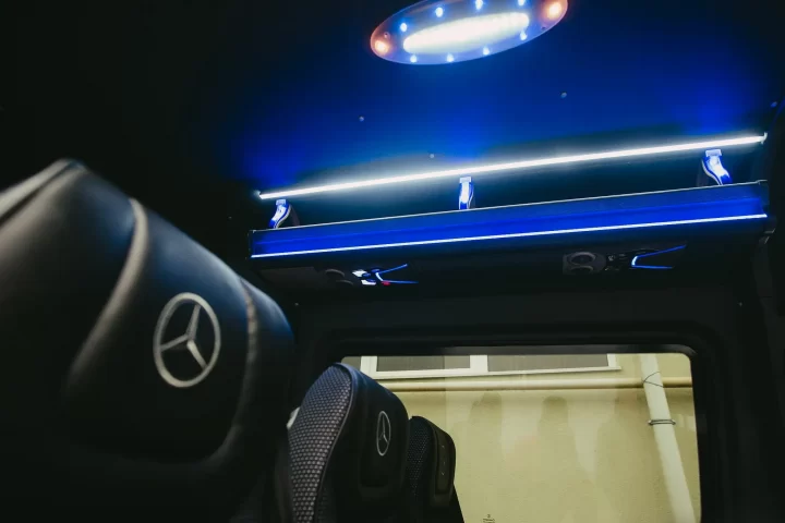 Mercedes Sprinter 907-319 CDI8